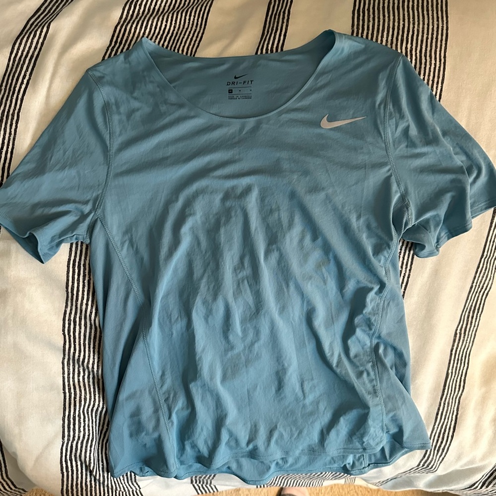 Nike dri fit running top. Size M